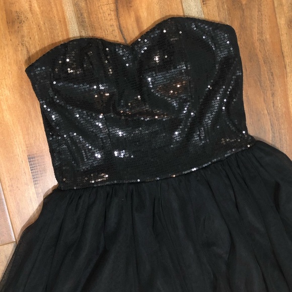 FOREVER 21 | Black Sequin Strapless Dress - Picture 2 of 8